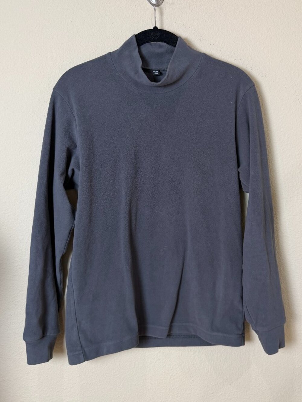 UNIQLO Grey Micro Fleece Mock Neck Athletic Long Sleep Top Size Small